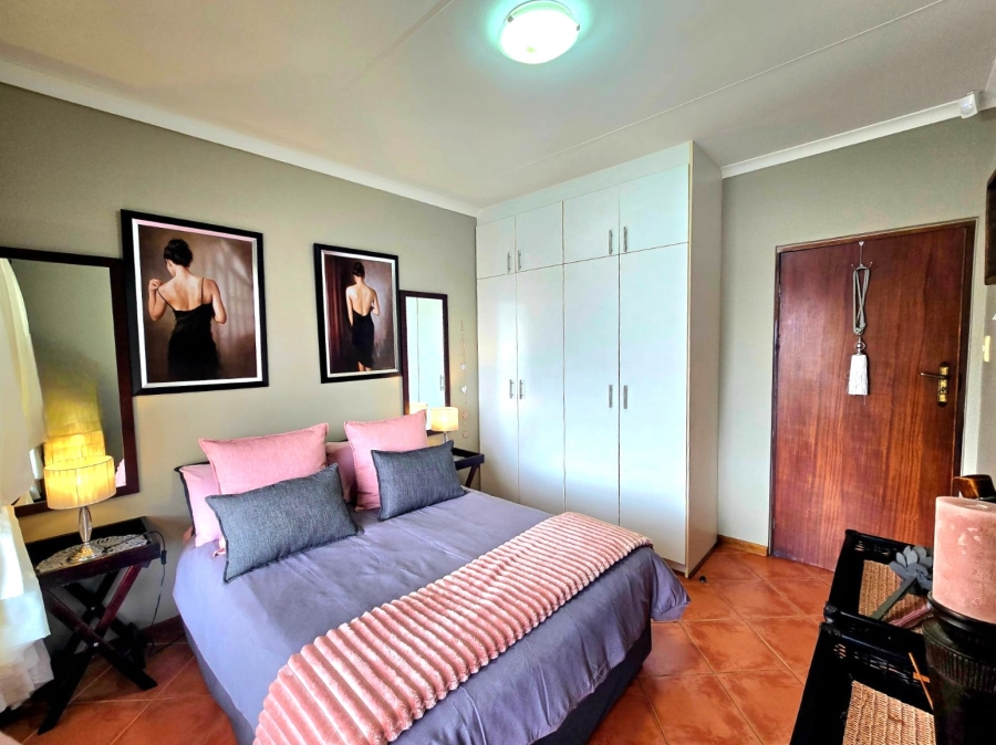 4 Bedroom Property for Sale in Paradise Beach Eastern Cape